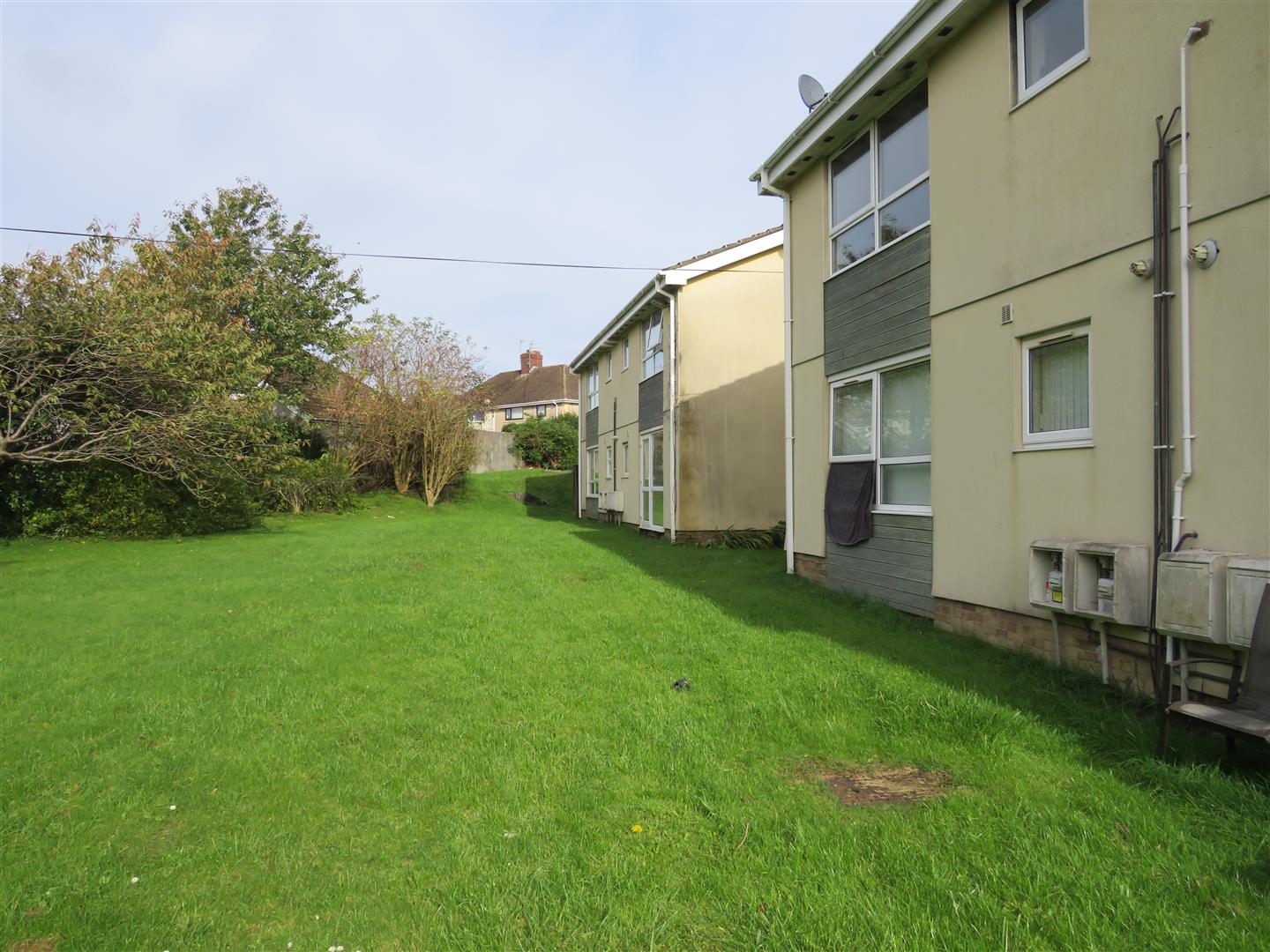 Llys Newydd, Llwynhendy, Llanelli, Carmarthenshire, SA14 9DT Property